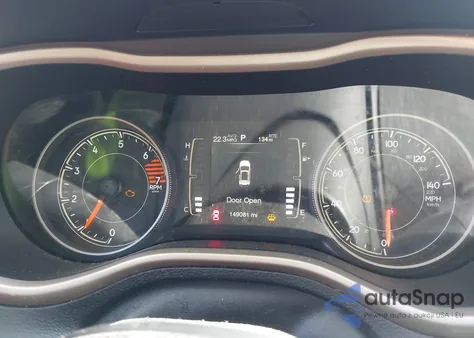 2018 Jeep Cherokee Latitude 4X4 from USA, damaged, VIN 1C4PJMCBXJD597667